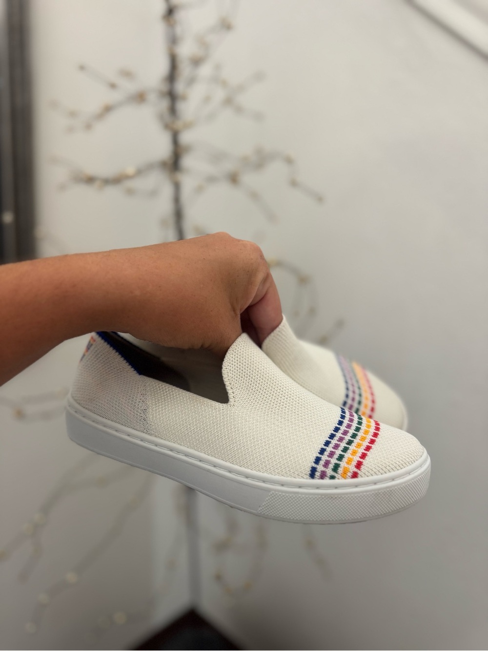 Rothy’s Girl Rainbow Sneaker, SIZE 1